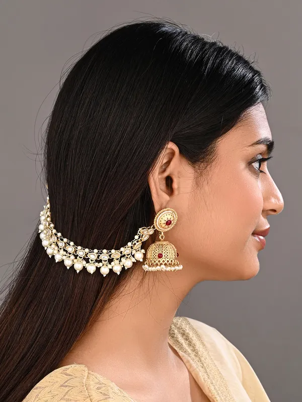 Elegant_Gold-Plated_Kundan_Pearl_Delicate_Ear_Chains