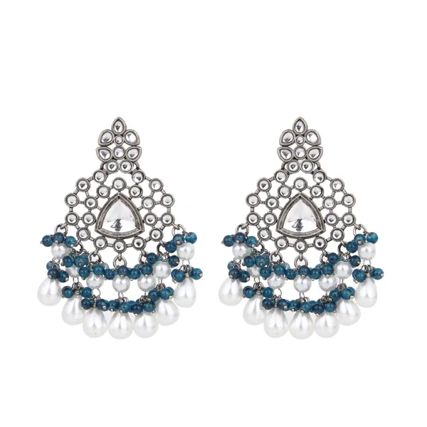Silver_Aura_Pearl_Chandbali_Earrings