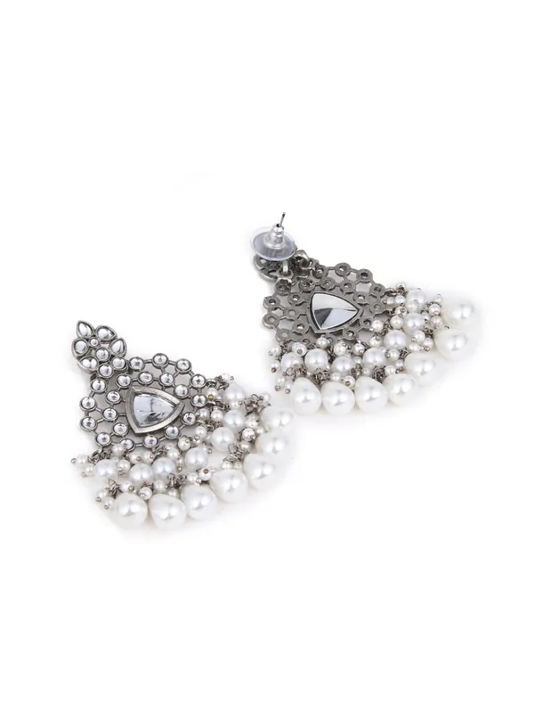 Silver_Aura_Pearl_Chandbali_Earrings