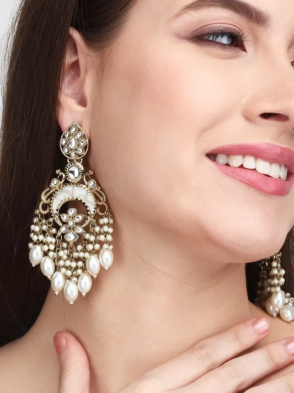 Gold_Finish_Kundan_Pearl_&_MOP_Chandbali_Earrings