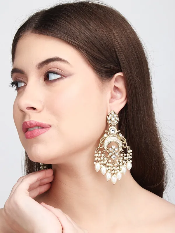 Gold_Finish_Kundan_Pearl_&_MOP_Chandbali_Earrings