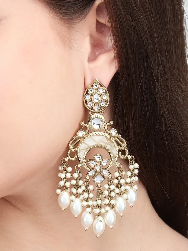 Gold_Finish_Kundan_Pearl_&_Mop_Chandbali_Earrings