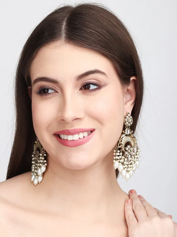 Gold_Finish_Kundan_Pearl_&_Mop_Chandbali_Earrings