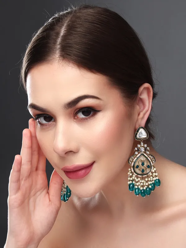 Kundan_Embellished_Pearl_Fringe_Earrings
