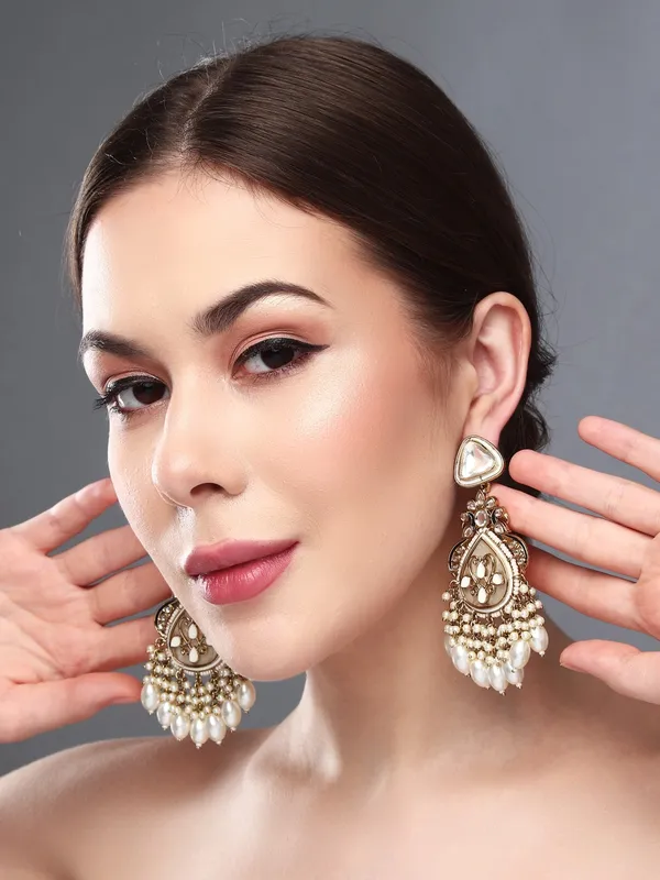 Kundan_Embellished_Pearl_Fringe_Earrings