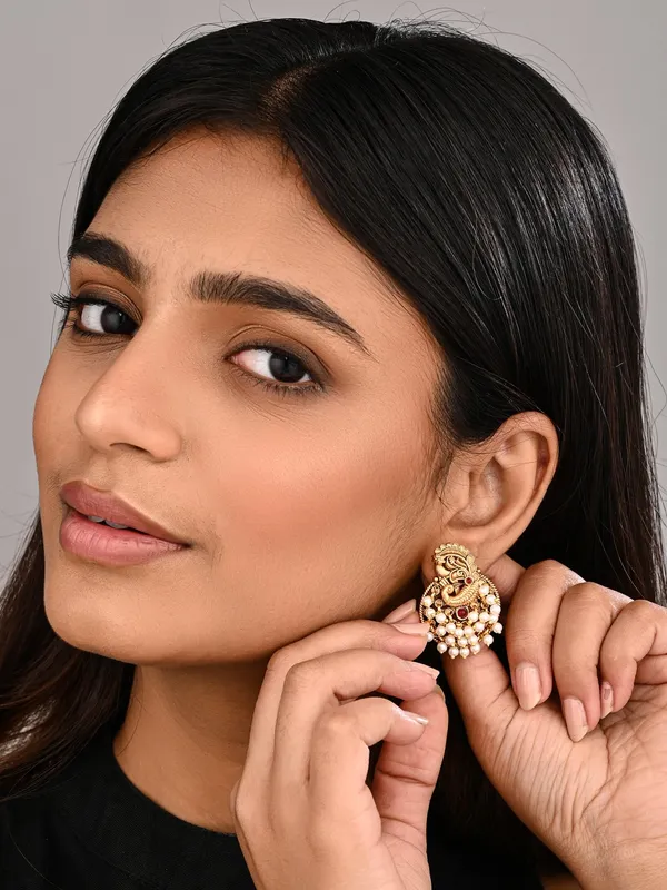 Peacock_Pearl_Stud_Earrings