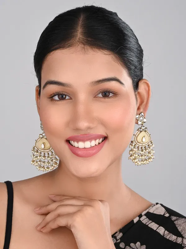Contemporary_kundan,_MOP_&_Meenakari_chandbali