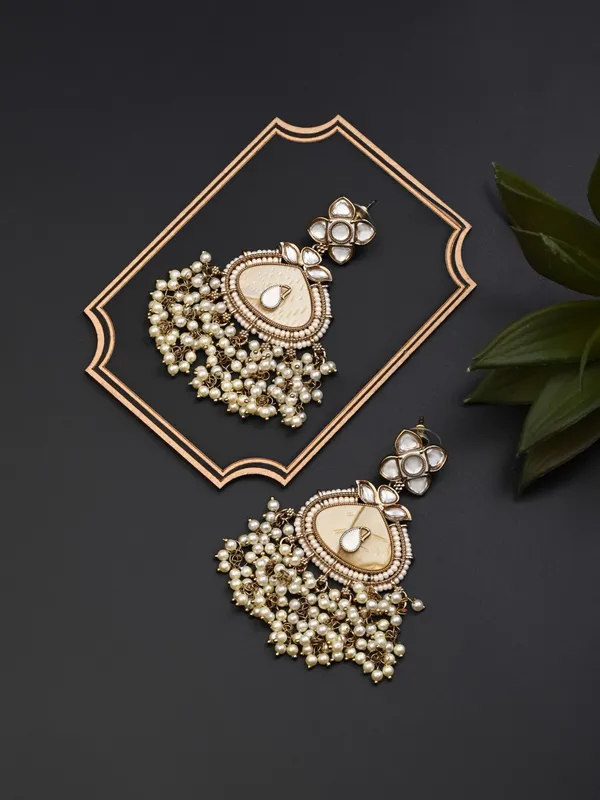 Contemporary_Kundan,_Mop_&_Meenakari_Chandbali