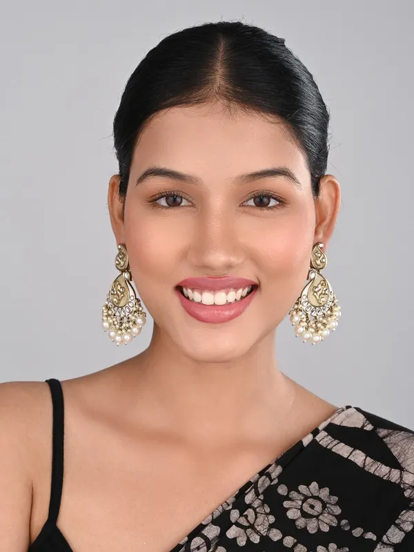 Paisely_kundan,_MOP_&_Meenakari_chandbali_Earring