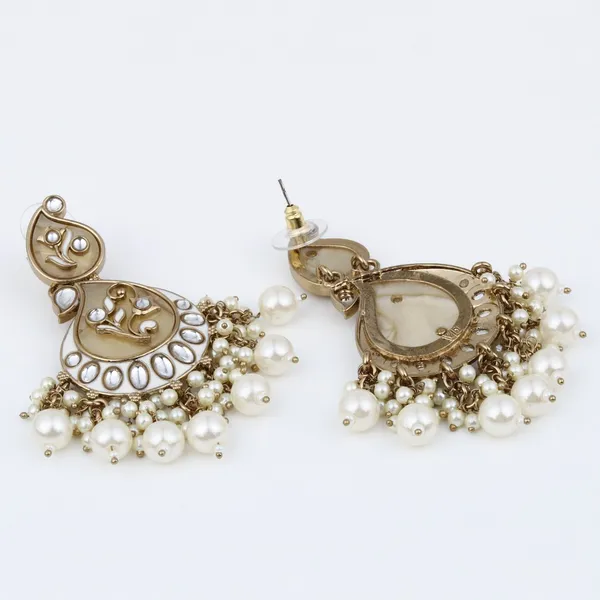 Paisely_kundan,_MOP_&_Meenakari_chandbali_Earring