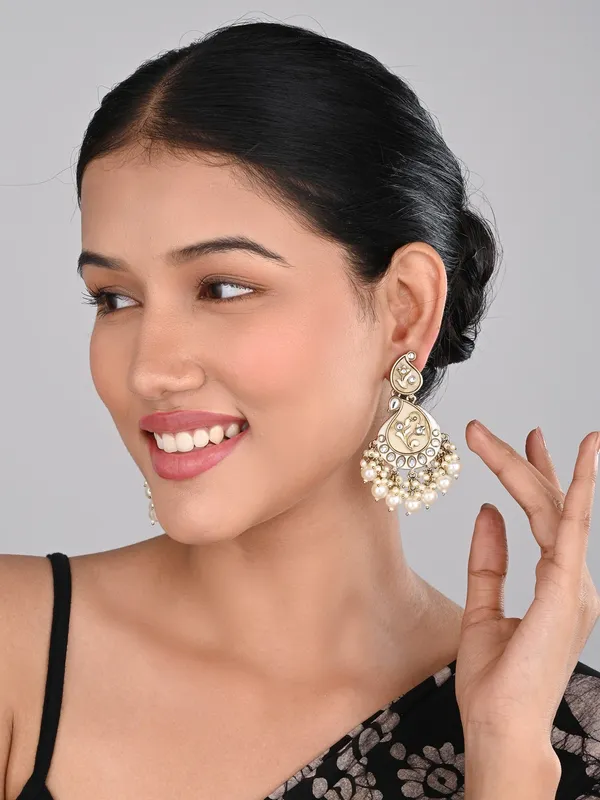 Paisely_Kundan,_Mop_&_Meenakari_Chandbali_Earring