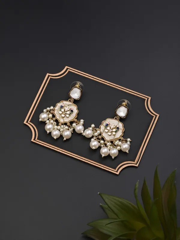Contemporary_kundan,_MOP_&_Meenakari_Drop_Earring