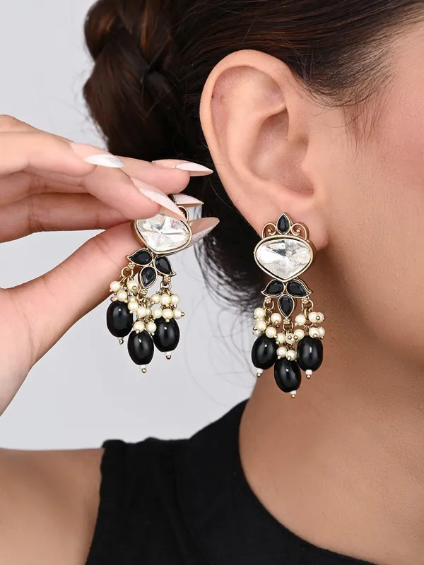 Gold_plated_Kundan_&_Pearl_drop_Earrings