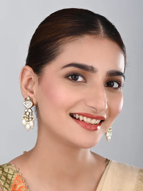 Gold_plated_Kundan_&_Pearl_drop_Earrings