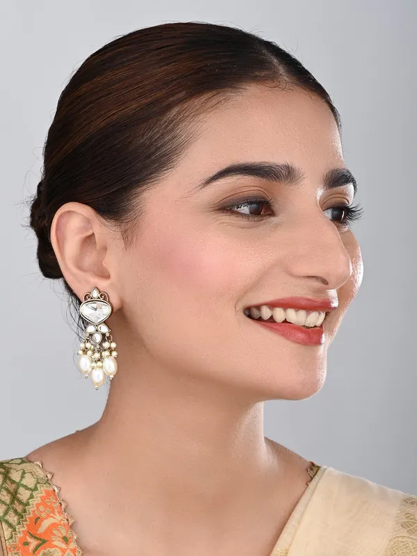 Gold_plated_Kundan_&_Pearl_drop_Earrings