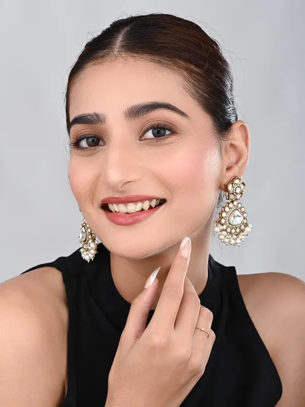 Gold_plated_Kundan_&_Pearl_drop_Earrings