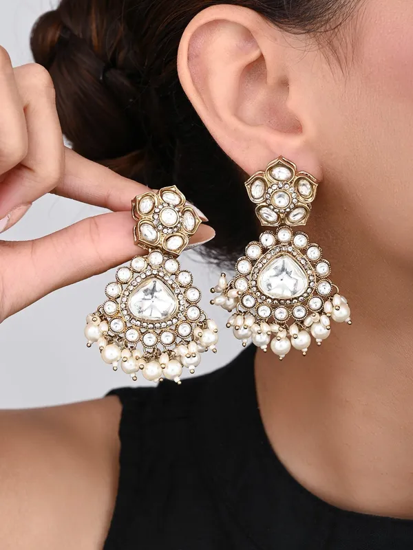 Gold_Plated_Kundan_&_Pearl_Drop_Earrings