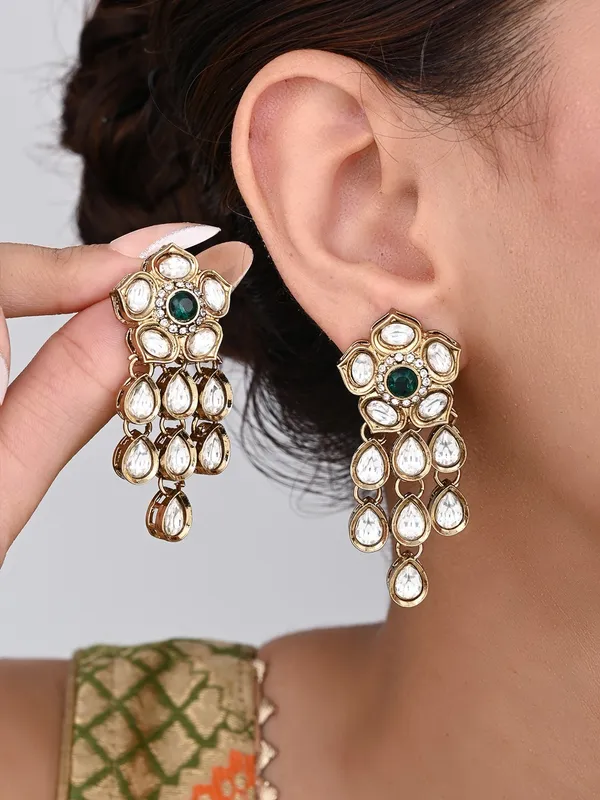 Gold_plated_Kundan_flower_drop_Earrings