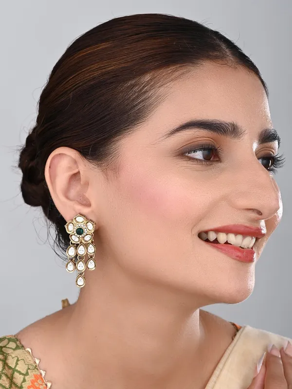Gold_plated_Kundan_flower_drop_Earrings