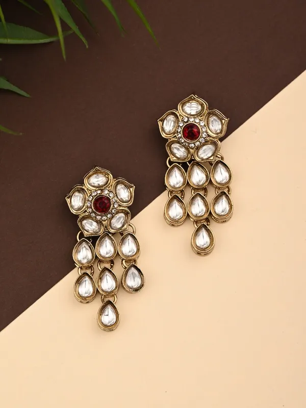 Gold_plated_Kundan_flower_drop_Earrings
