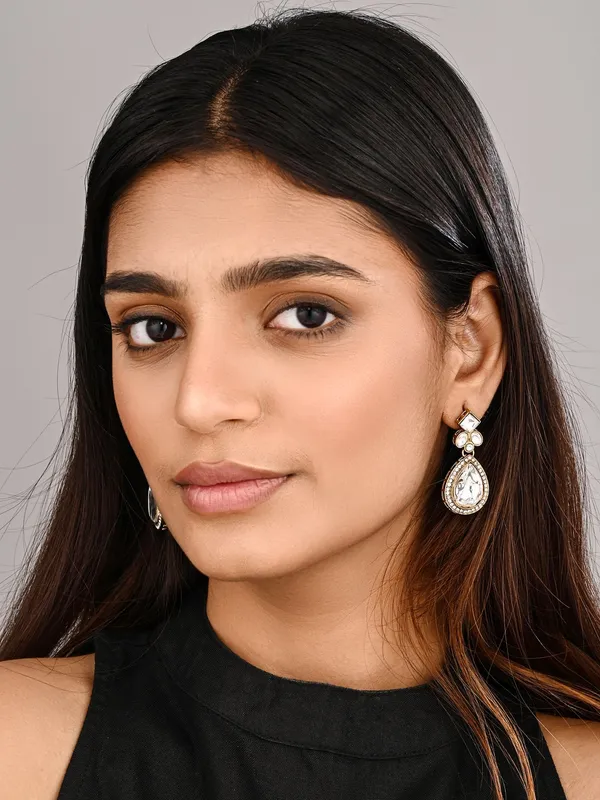 Gold-Toned_Teardrop_Kundan_Crystal_Drop_Earrings_for_Women