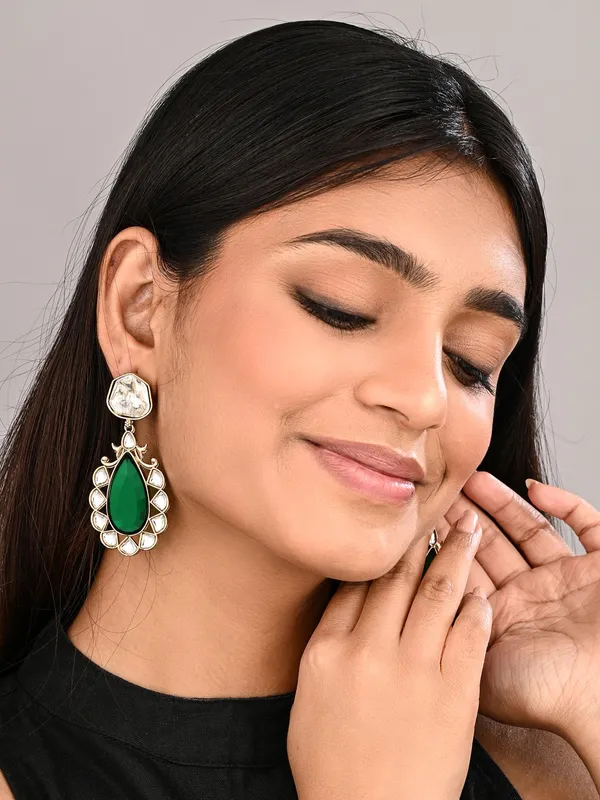 Gold-Plated_Kundan_Teardrop_Earrings_for_Women