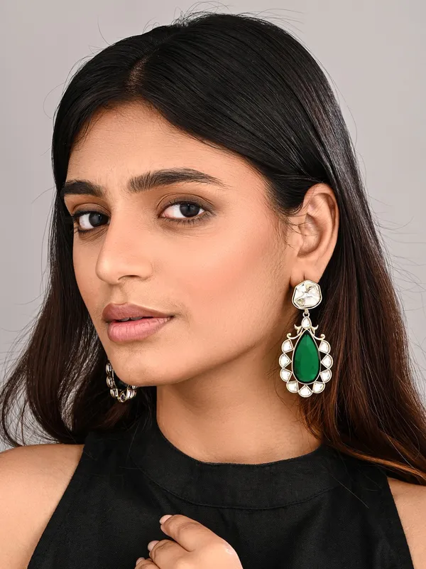Gold-Plated_Kundan_Teardrop_Earrings_for_Women