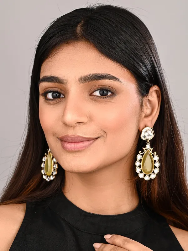 Gold-Plated_Kundan_Teardrop_Earrings_for_Women