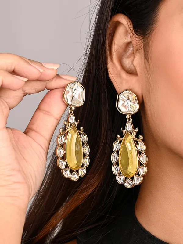 Gold-Plated_Kundan_Teardrop_Earrings_for_Women