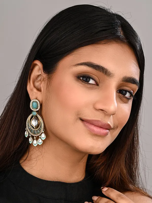 Gold-Toned_Kundan_Chandbali_Earrings_with_Teardrop_Danglers