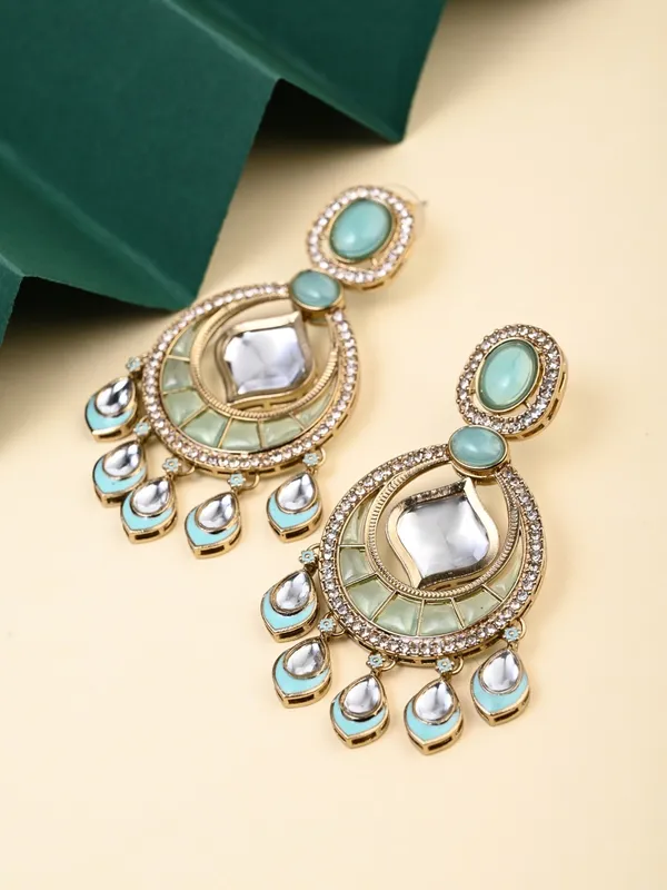 Gold-Toned_Kundan_Chandbali_Earrings_with_Teardrop_Danglers