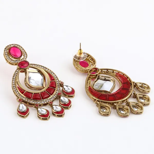 Gold-Toned_Kundan_Chandbali_Earrings_with_Teardrop_Danglers
