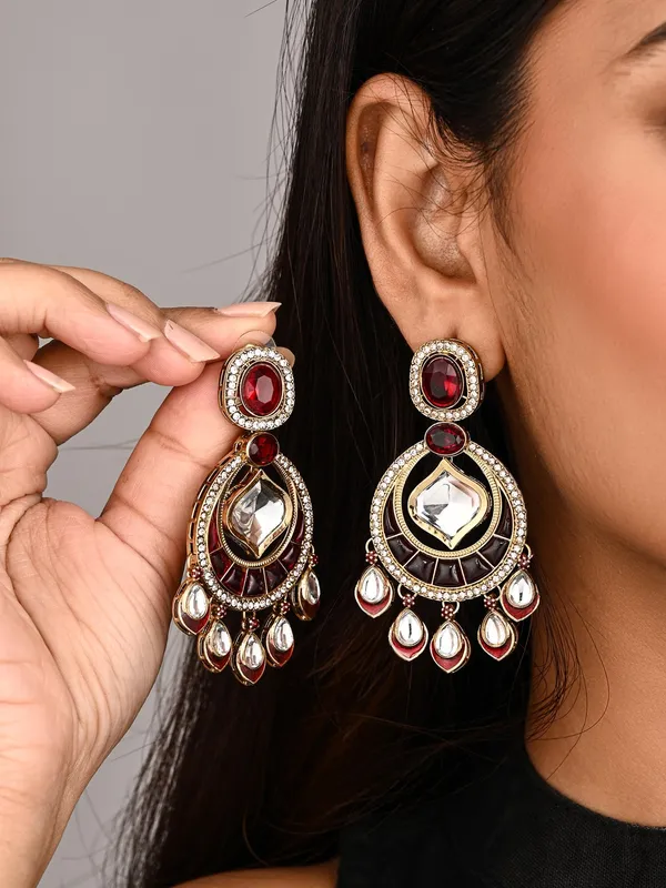 Gold-Toned_Kundan_Chandbali_Earrings_with_Teardrop_Danglers
