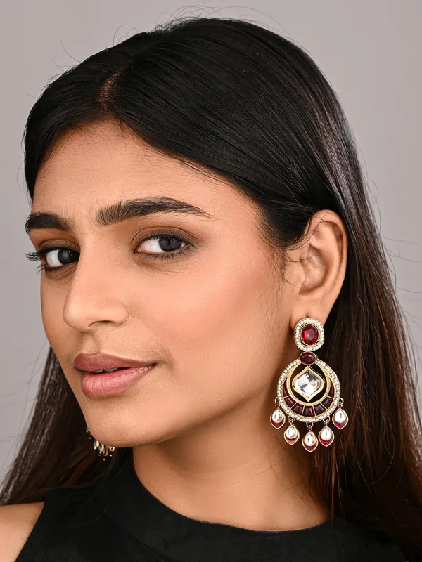 Gold-Toned_Kundan_Chandbali_Earrings_with_Teardrop_Danglers