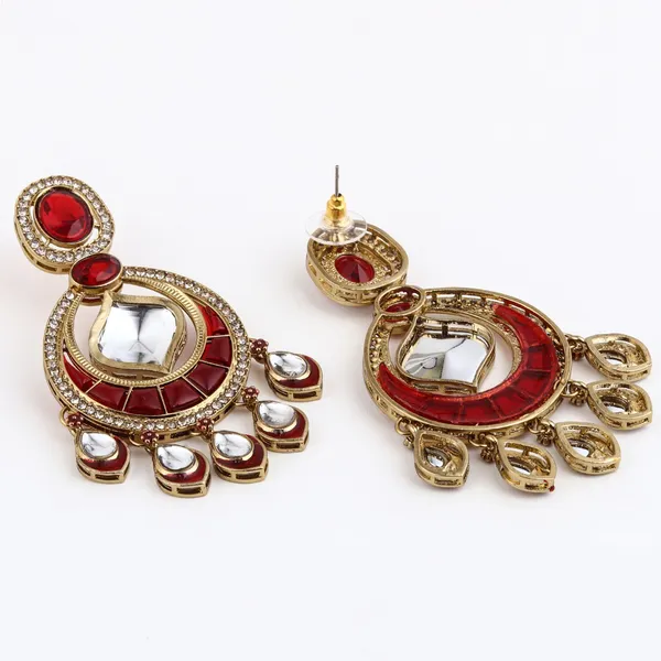 Gold-Toned_Kundan_Chandbali_Earrings_with_Teardrop_Danglers