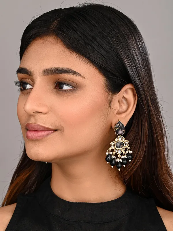 Gold-Plated_Kundan_Chandelier_Earrings_with_Bead_Drops