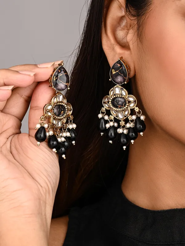 Gold-Plated_Kundan_Chandelier_Earrings_with_Bead_Drops