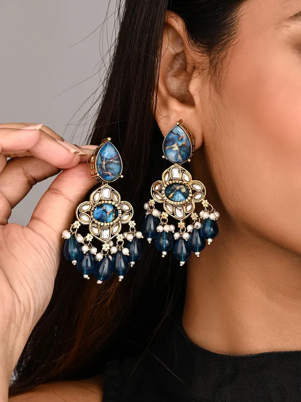 Gold_Plated_Kundan_Chandelier_Earrings_With_Bead_Drops