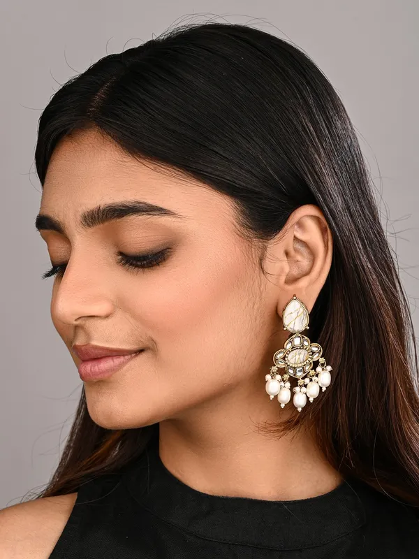 Gold-Plated_Kundan_Chandelier_Earrings_with_Bead_Drops