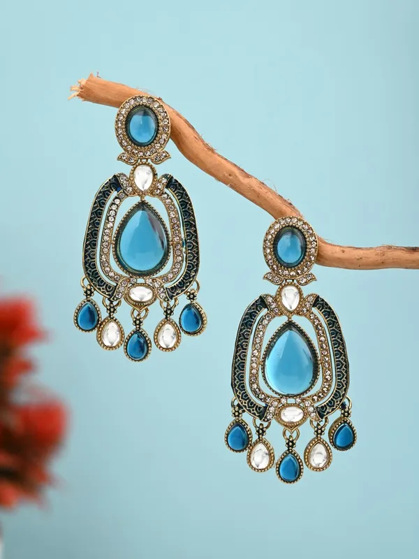 Elegant_Crystal_Teardrop_Statement_Earrings