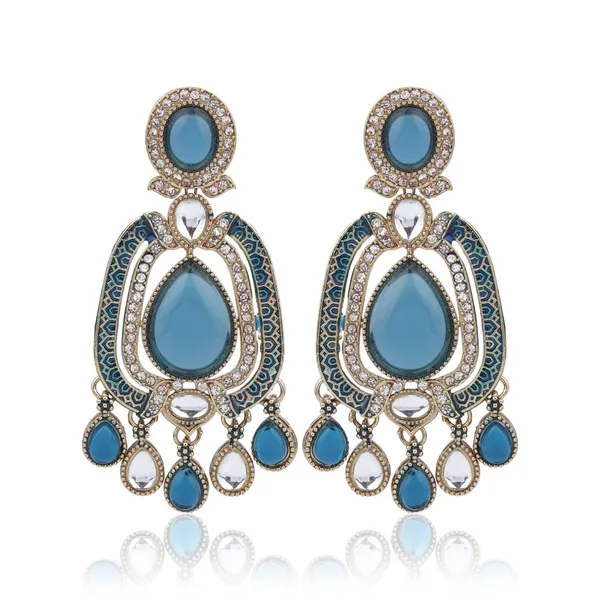 Elegant_Crystal_Teardrop_Statement_Earrings