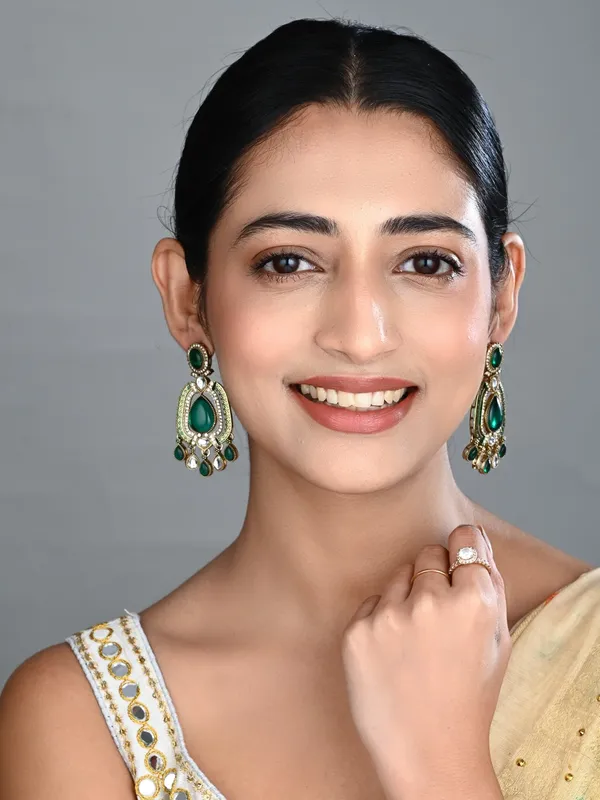 Elegant_Crystal_Teardrop_Statement_Earrings