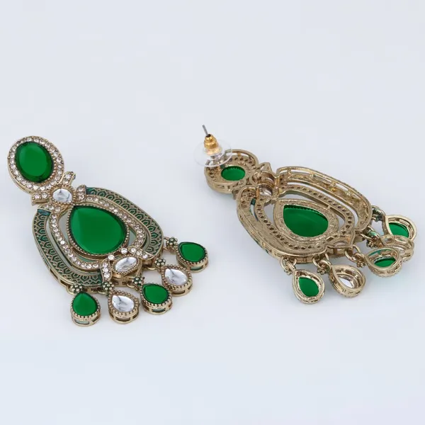 Elegant_Crystal_Teardrop_Statement_Earrings