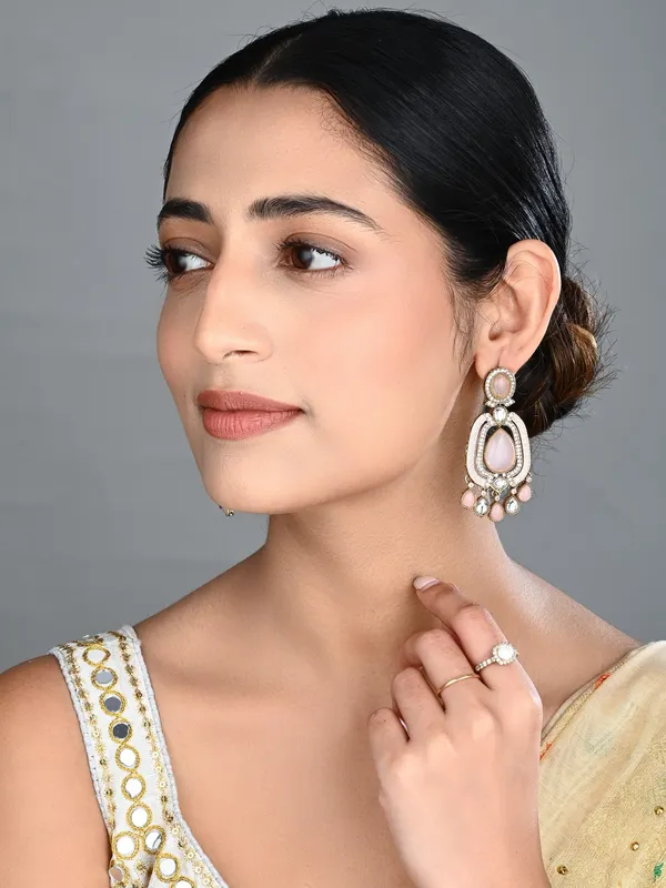 Elegant_Crystal_Teardrop_Statement_Earrings