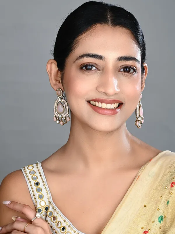Elegant_Crystal_Teardrop_Statement_Earrings