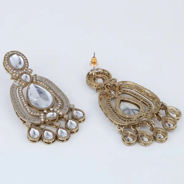 Elegant_Crystal_Teardrop_Statement_Earrings