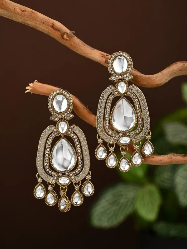 Elegant_Crystal_Teardrop_Statement_Earrings