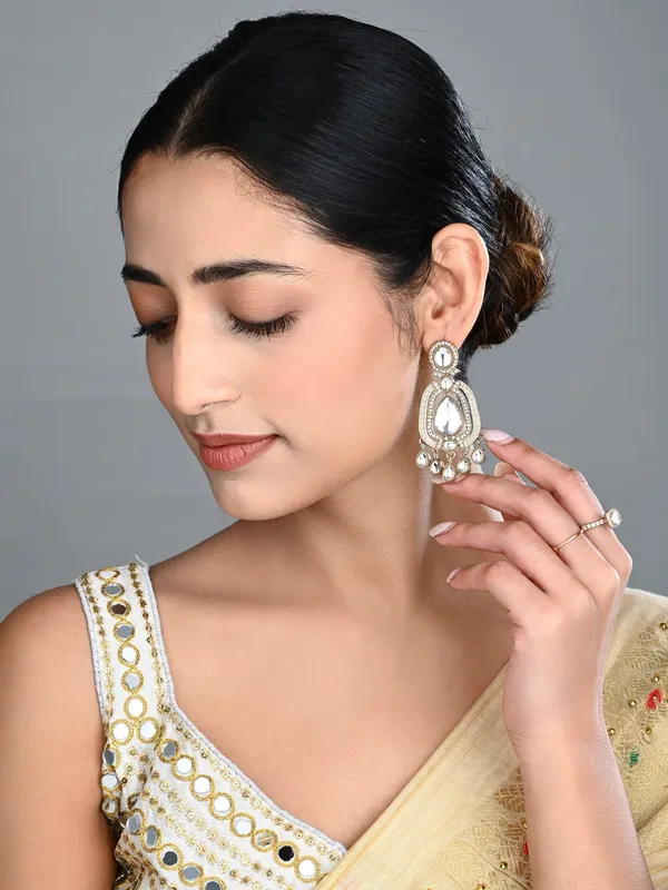 Elegant_Crystal_Teardrop_Statement_Earrings