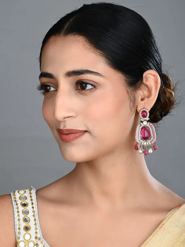 Elegant_Crystal_Teardrop_Statement_Earrings