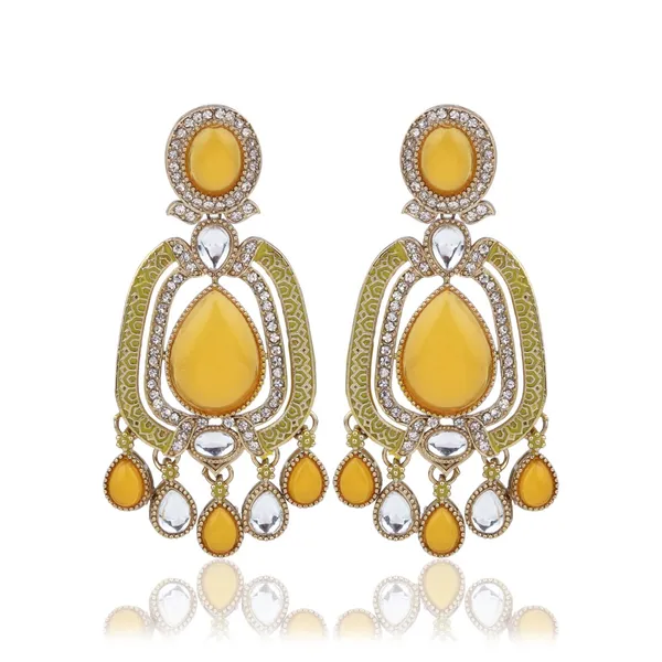 Elegant_Crystal_Teardrop_Statement_Earrings